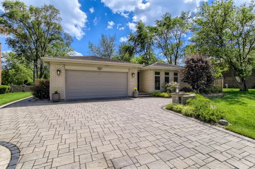 1047 Cooper Dr, Palatine, IL 60074-7287