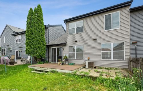 1311 Oriole Trl, Carol Stream IL  60188-6063 exterior
