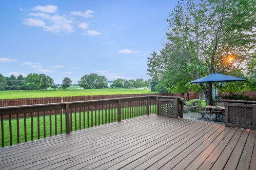 1542 Westbury Cir, North Aurora, IL 60542-1755
