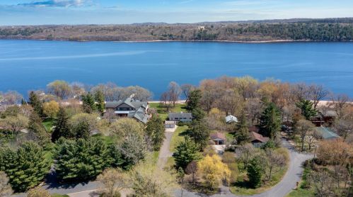 2363 River Rd, St Marys Point, MN 55043-9777