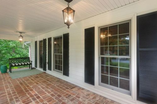 4115 Candler Lake Ct, Atlanta, GA 30319-1728
