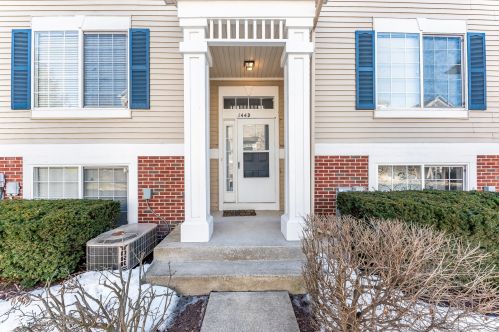 144 Enclave Cir, Lemont, IL 60440-3565