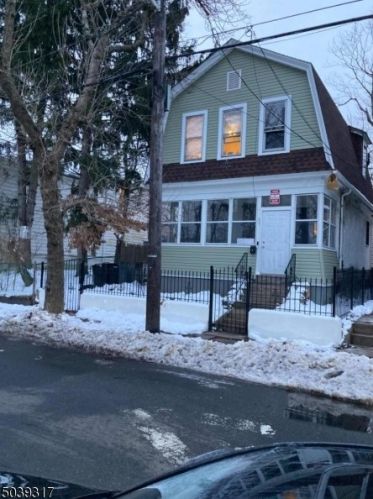 83 Washington Ave, Irvington, NJ 07111-3313