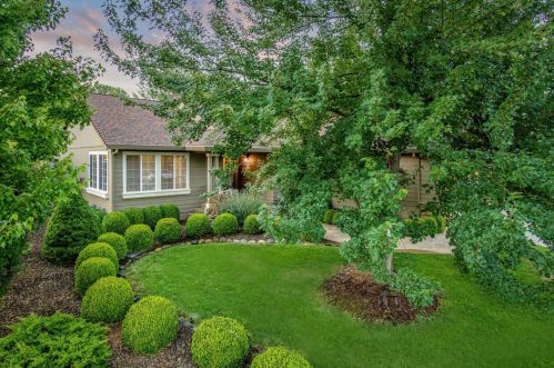 702 Morgan Ranch Dr, Grass Valley, CA 95945-9705