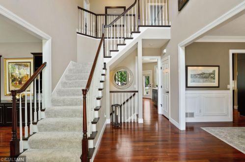 3528 Crestmoor Dr, Saint Paul MN  55125-5028 exterior
