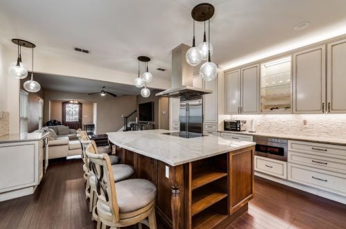 5568 Thunder Bay Dr, Fort Worth TX  76119-8505 exterior