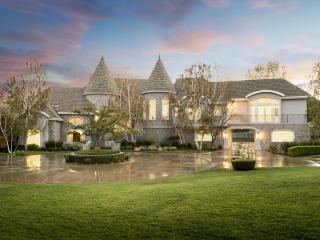 22510 La Quilla Dr, Chatsworth, CA 91311-1221
