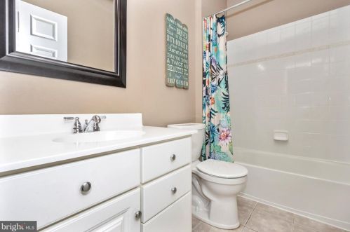 8 Farmstead Pl, Middletown MD  21769-7742 exterior