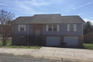 1039 Berry Trail Dr, Pigeon Forge, TN 37862-9394