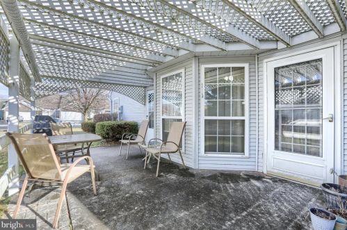 5 Thornhill Ct, Carlisle PA  17015-7669 exterior