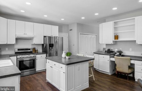 265 Mt Laurel Rd, Mount Laurel NJ  08054-9557 exterior