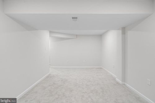 5865 Banning Pl, Springfield VA  22015-3666 exterior