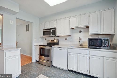 11378 Cromwell Ct, Woodbridge VA  22192-1118 exterior