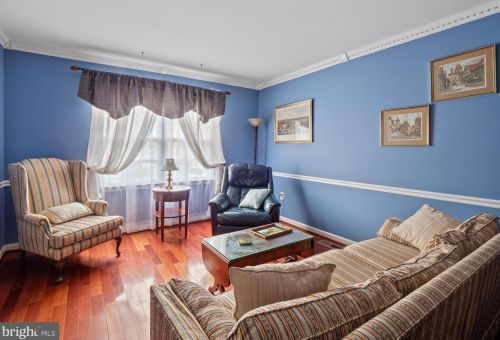 4304 Greenberry Ln, Annandale, VA 22003-3219