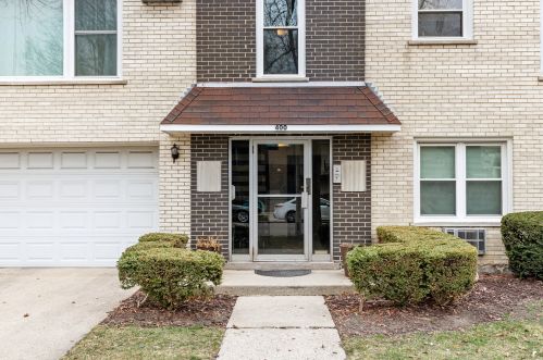 400 Elmwood Ave, Oak Park, IL 60302-4070