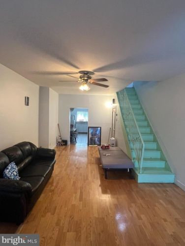 734 Earp St, Philadelphia, PA 19147-5723