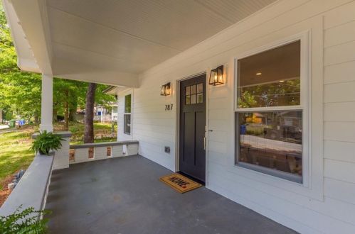 787 Hartford Pl, Atlanta, GA 30310-4226