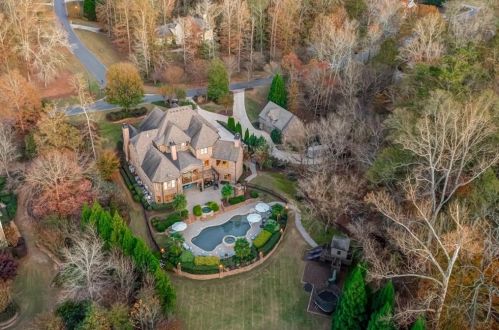 2020 Derby Ln, Braselton, GA 30517-2448