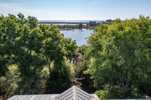 199 Lake Timicau Ln, Isle Of Palms, SC 29451-9406