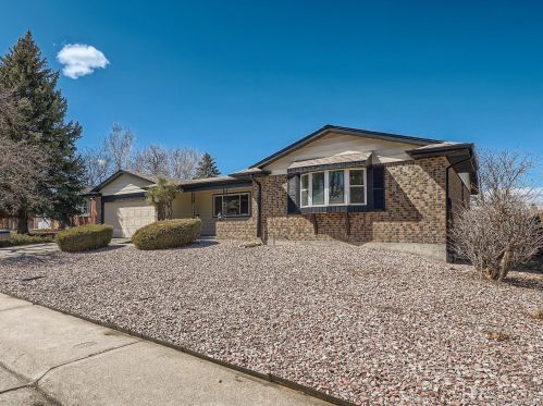 661 Joplin St, Denver CO  80011-7604 exterior