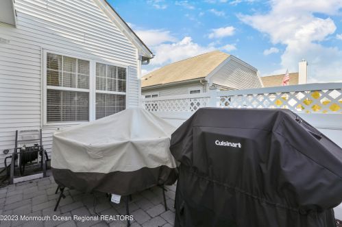 17 Arcadia Dr, Lakehurst NJ  08759-6160 exterior