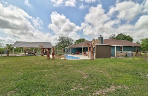 20217 Engelmann Ln, Webberville TX exterior
