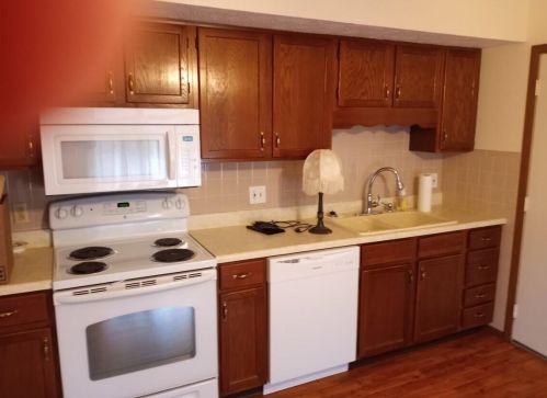 529 Archer Ln, Springfield, OH 45503-1280