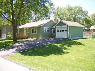 3210 Birch Pl, Hopkins, MN 55305-4511