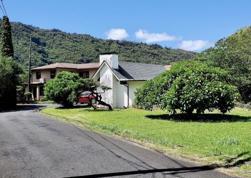 3272 Paumaka Pl, Honolulu, HI 96822-1302