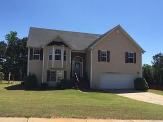 180 Trelawney Dr, Porterdale, GA 30016-6889
