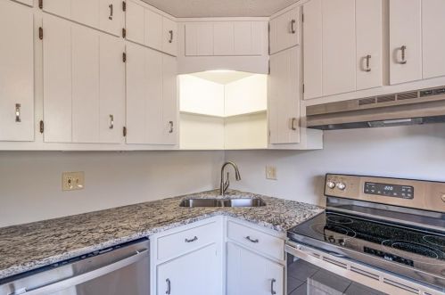 3955 Joyce Ct, Conyers GA  30013-3042 exterior