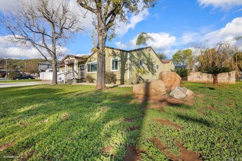 1825 Peppervilla Dr, El Cajon, CA 92021-1217
