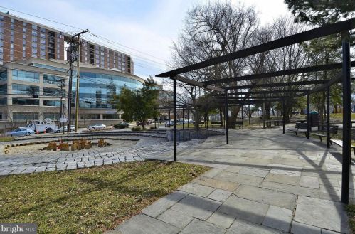 1221 Pinecrest Cir, Silver Spring MD 20910-1626 exterior