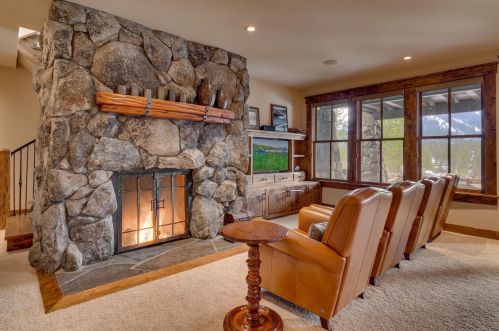 240 Laura Knight, Truckee CA  exterior