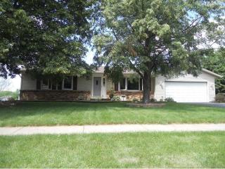 9500 Yosemite Rd, Minneapolis MN  55437-1923 exterior