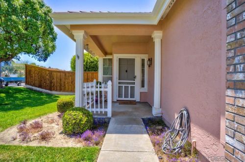 988 Iron Horse Dr, San Marcos, CA 92078-7910
