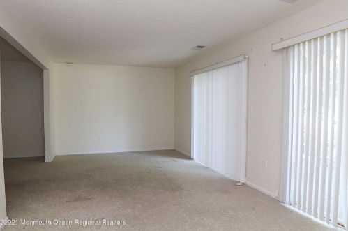 64 Phoenix Ct, Tinton Falls NJ  07712-7773 exterior