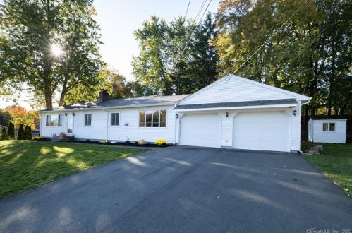 28 Pequot Rd, Wallingford, CT 06492-2851