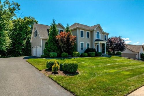 54 Knoll Ridge Ct, Middletown, CT 06457-2146