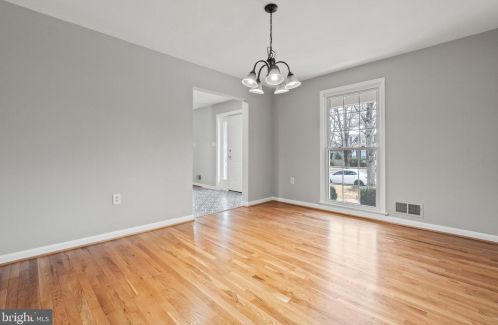 1609 Billman Ln, Silver Spring MD 20902-1421 exterior