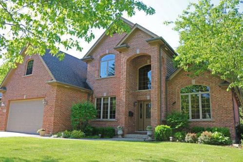 351 Glade Rd, Palatine, IL 60067-6831