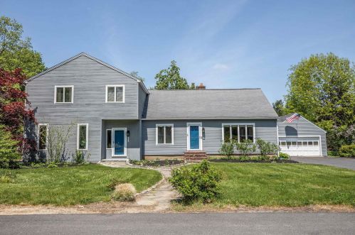 1015 Shirley Ave, Goffstown, NH 03045-1816