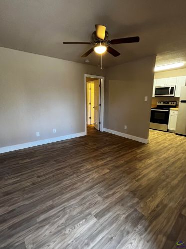 731 Davis Dr, Warner Robins, GA 31093-1900
