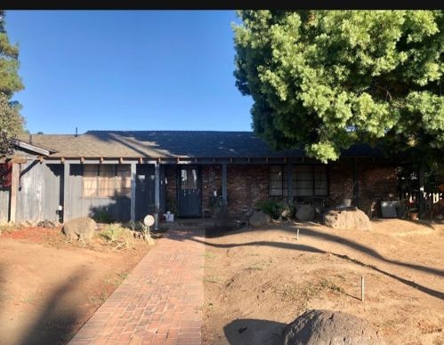808 Robertson Blvd, Sharon, CA 93610-2747