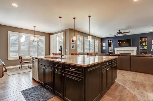 27270 Lakeview Dr, Aurora CO 80016-2514 exterior