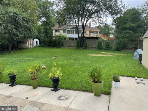 6105 Thomas Dr, Springfield VA  22150-1349 exterior