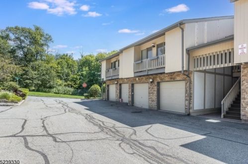 65 Perkins Dr, Town Center, NJ 07052-1119