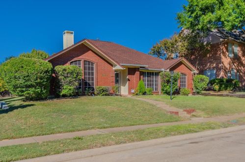 1422 Dudley Dr, Carrollton TX  75007-2769 exterior