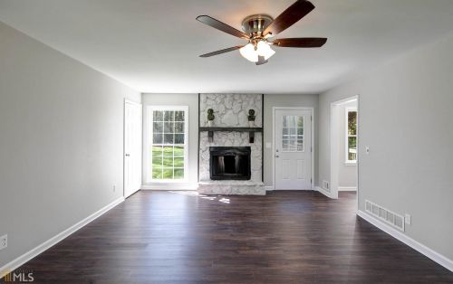 122 Victoria Sta, Holly Springs, GA 30189-1467