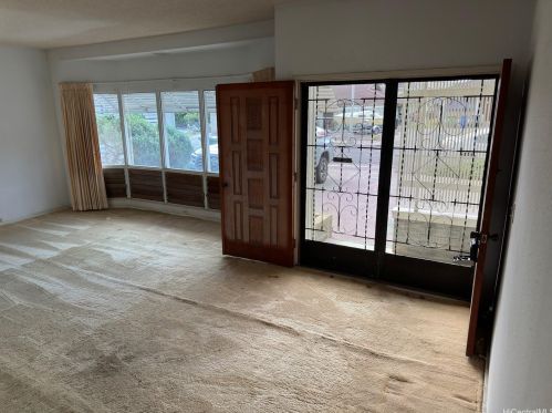 4973 Likini St, Honolulu, HI 96818-2343